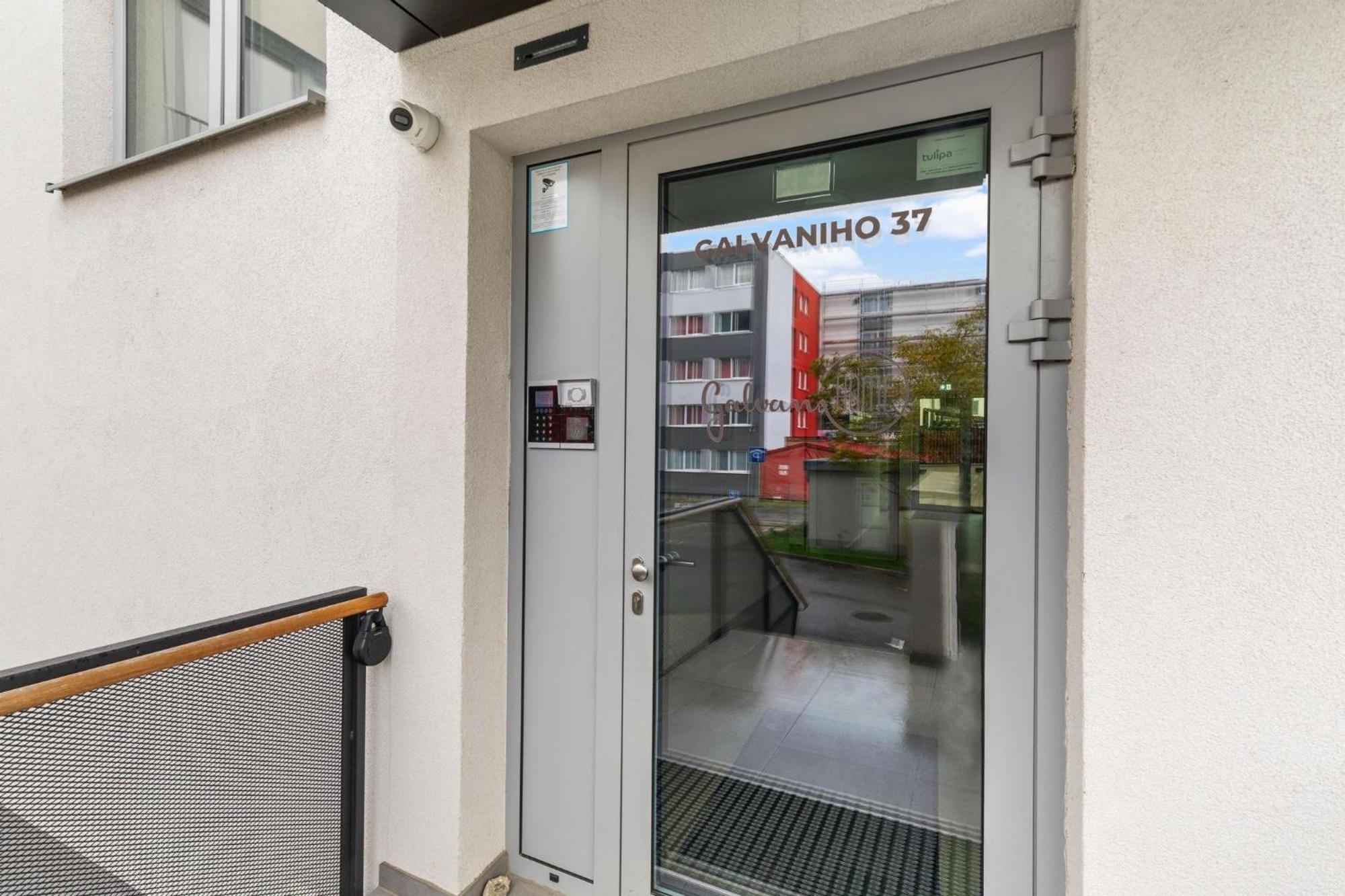 Ah Galvaniho Free Parking Bratysława Zewnętrze zdjęcie